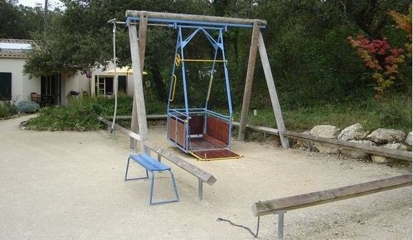 600×350 FR-Laccolade rolstoelschommel