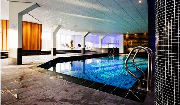 600×350-Boshotel-zwembad Met tillift kun u vanuit u rolstoel het zwembad in