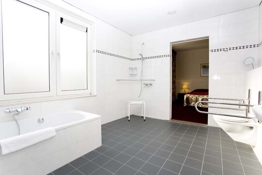 Badkamer zorgkamer 72 dpi