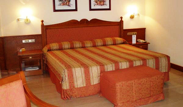 600×350-Hotel-Zentral-Center-Slaaplamer