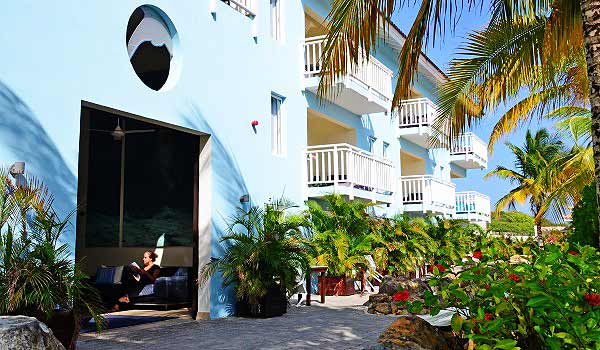 Curacao, Aangepast Hotel