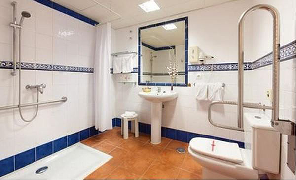 600×350-Tenerife,-Aparthotel-Isabel-WC-Douche
