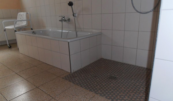600×350-Lahntein-Barrièrevrij-douche-bad1.jpg