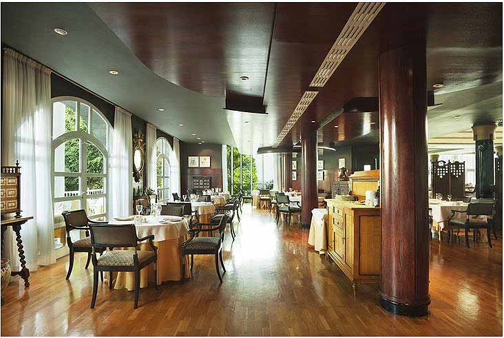 Jardines-restaurant.jpg