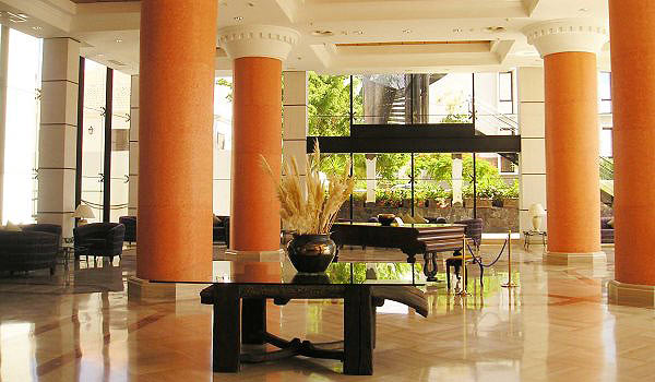 600×350-Hotel-Zentral-Center-loby.jpg